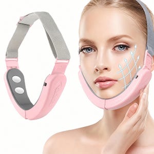Puede incluir: Un dispositivo de elevación facial rosa y gris con una diadema y soporte para la barbilla. El dispositivo tiene dos botones ovalados y se muestra en la cara de una mujer, con flechas que indican su uso. El dispositivo está diseñado para levantar y tensar la piel.