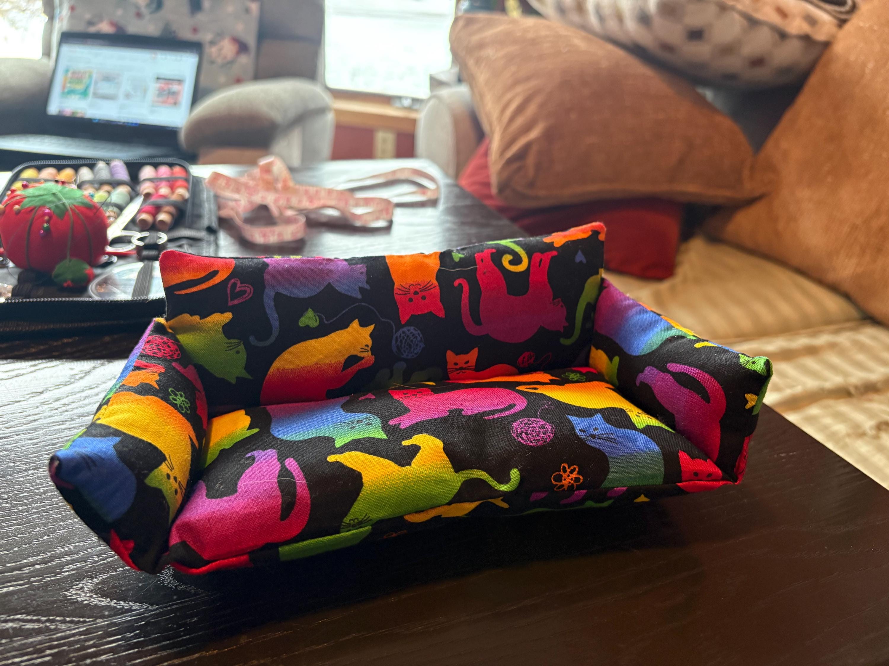 Gecko Sofa - Etsy