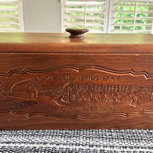 Vintage gesneden houten brooddoos – Boerderijtafereel met tarweoogst, Kaapse ambachtslieden jaren 70