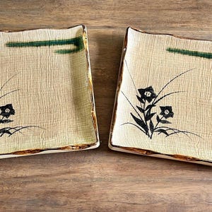 Vintage Japanese Oribe Square Plates – 1980s Textured Stoneware, Floral Green Glaze (Set of 2)