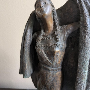 Gregory Perillo Bronze Sculpture Native American Woman 1988 Signed Ltd Ed 135/2500 15.5"