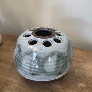 Cromer Studio Keramik Steingut Blumen Frosch