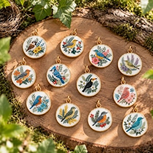 Vintage fågelberlocker förgyllt hänge, botanisk fågelberlock, natursmyckestillverkningstillbehör, fågelälskarepresent, gör-det-själv-armband och halsband