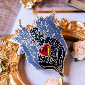 ゴスとダークアカデミアのためのエンジェルピンズのセラフィムブラックエナメルピンブラックエンジェルピン