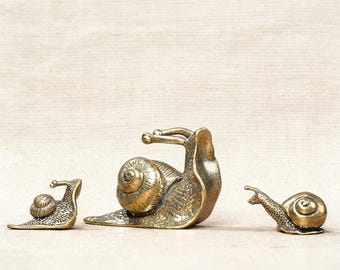 Solid Brass Snail Figurine, Vintage Gold Miniature Animal Statue, Cute Desk Pet, Cottagecore Decor, Heavy Paperweight, Goblincore Tea Pet