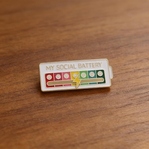 Interactive Social Battery & Mood Tracker Pin, Slider Enamel Badge, Fun Social Energy  Mood Indicator Brooch, Gift for Friends