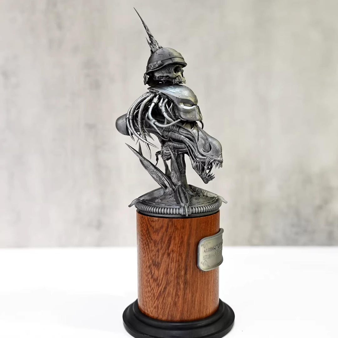 Hybrid Alien Art Sculptures, Alien Warrior Collectibles, Movie Prop ...