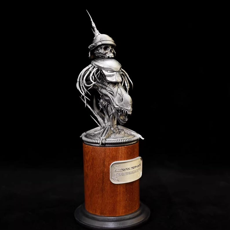 Hybrid Alien Art Sculptures, Alien Warrior Collectibles, Movie Prop ...