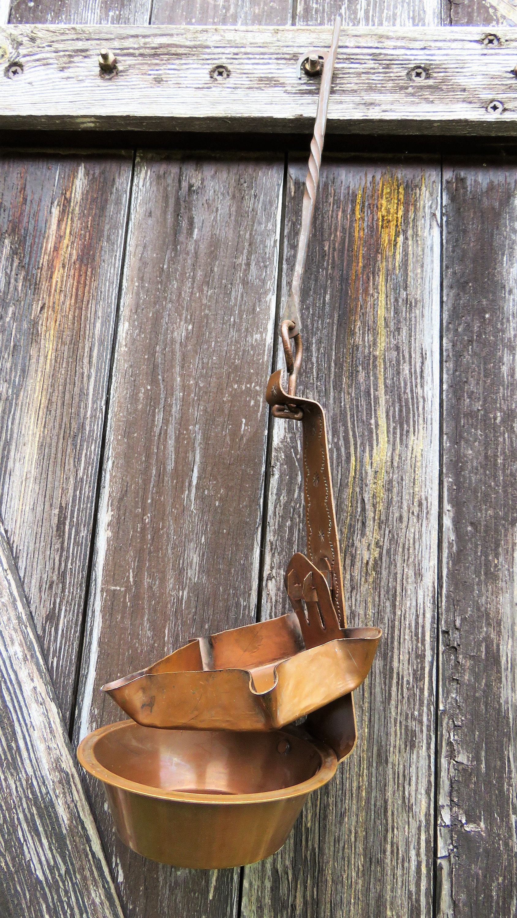 アンティークのフランス製銅製オイルランプ：錬鉄製フック付き