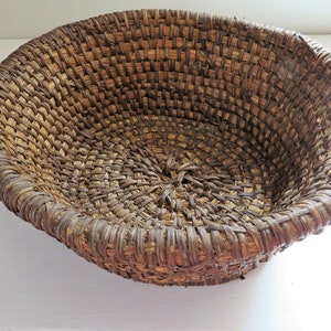 Large Antique French Rye Coiled Basket | Early 1900s Rustic Bread Basket | Handwoven Natural Twine | French Country Decor