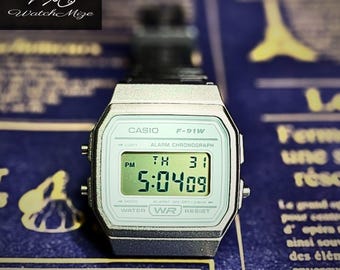 CASIO F-91WS-8 | Pantalla LCD original | Modificado | Reemplazo de retroiluminación LED | Correa metálica "plateada" | Fabricado por artesanos japoneses