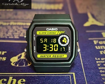 Reloj Casio F-94WA-9JH personalizado | Pantalla LCD invertida | Modificado | Reemplazo de retroiluminación LED | Correa de silicona negra | Fabricado por artesanos japoneses