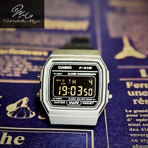 Specialdesignad Casio F-91WM-1B | Inverterad LCD-skärm | Modifierad | Ersättning för LED-bakgrundsbelysning | Svart silikonarmband | Tillverkad av japanska hantverkare