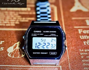 CASIO A158WEA-1JF | Pantalla LCD original | Modificado | Reemplazo de retroiluminación LED | Correa metálica "plateada" | Fabricado por artesanos japoneses