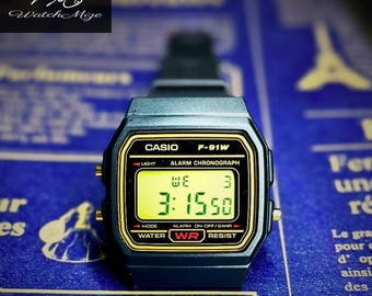 CASIO F-91WG-9QJH | Pantalla LCD original | Modificado | Reemplazo de retroiluminación LED | Correa de silicona "negra" | Fabricado por artesanos japoneses