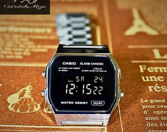 Casio A158WEA-1JF personalizado | Pantalla LCD invertida | Modificado | Reemplazo de retroiluminación LED | Correa metálica "plateada" | Fabricado por artesanos japoneses