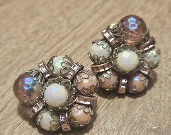 Pendientes de clip vintage de acrílico con encanto Hobe