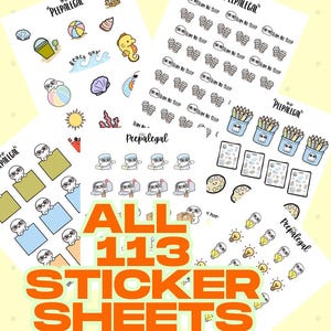 Puede incluir: Un conjunto de 113 hojas de pegatinas con diversos diseños. Las pegatinas incluyen ilustraciones de playa, tazas de café, lápices, bombillas y personajes con gafas. El texto "ALL 113 STICKER SHEETS" es visible.