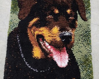 Vintage 1990s Rottweiler Dog Latch Hook Wall Hanging Herrschners 27" x 38"