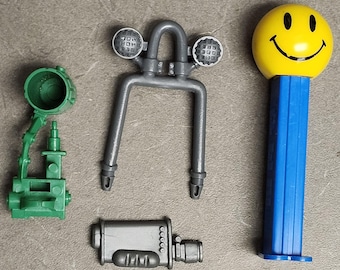 Kenner Real Ghostbusters Accessory LOT: 1989 ECTO-3 Vehicle parts muffler roll bar, 1987 Winston Zeddmore Spud Thud Gun
