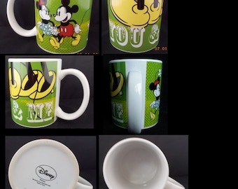 Taza vintage de Mickey Mouse de Disney, taza de café verde con corazones de Mickey y Minnie de You & Me