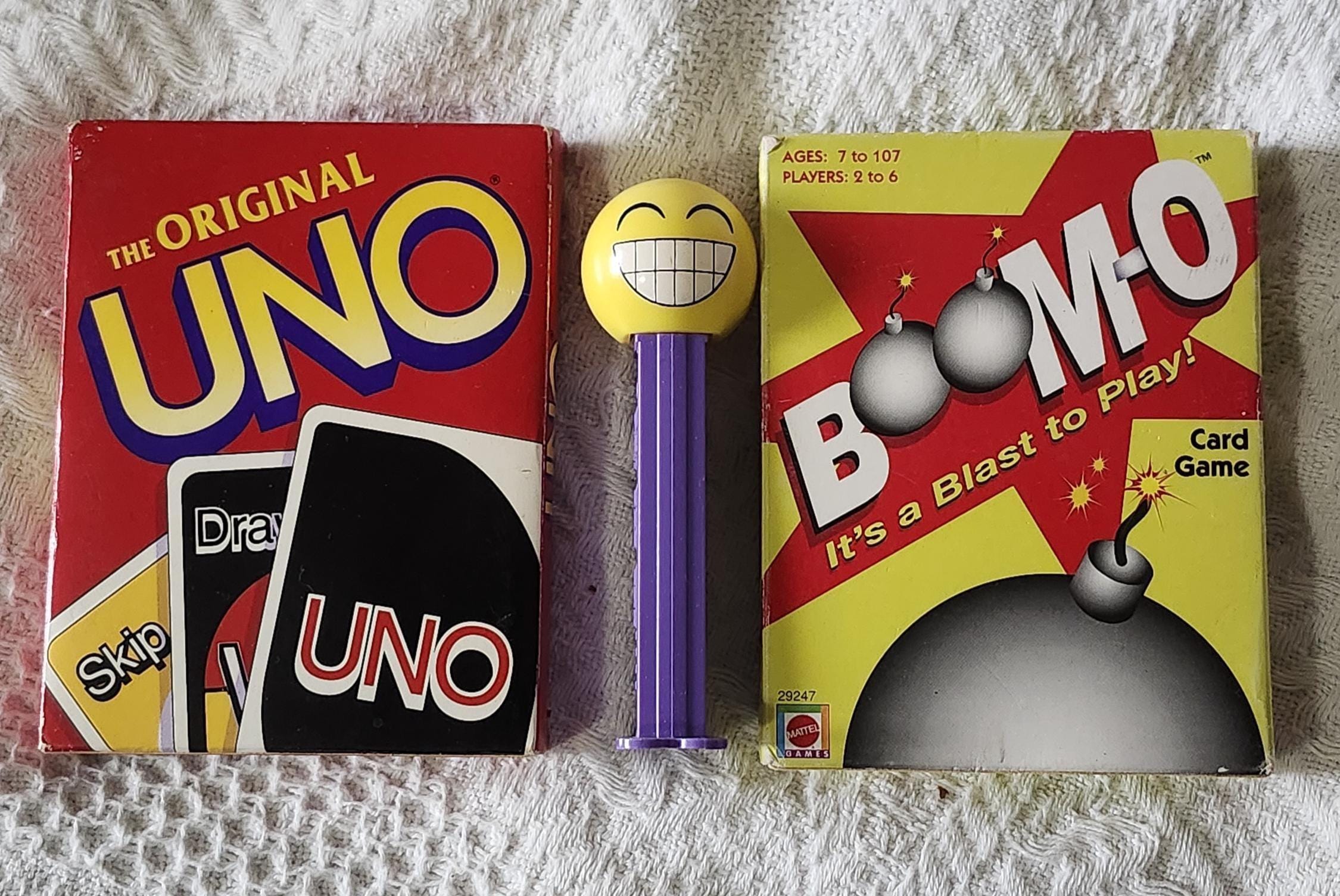rare uno cards UNO 30th Anniversary Edition Game - 2001 - Mattel - Great Condition main image 1