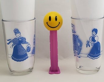 Swanky Swig Glass - Blue YOUR CHOICE: Bustling Betsy, Sailboats, Flowers, Vintage Juice Glasses, Mid Century Kitchen decor