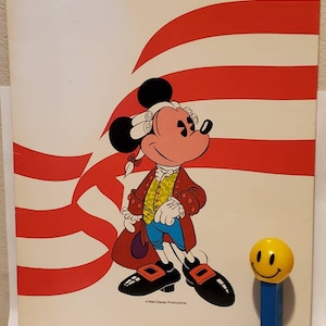 Vintage Mickey Mouse 2 Pocket Paper School Folder Portfolio, WDP Walt Disney Productions, Bi-Centennial Mickey, Mickey Metrics Guide