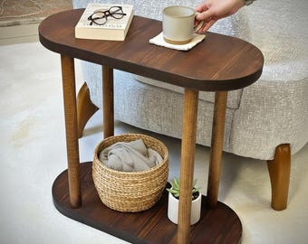 Smalt C-format sidobord i trä, smalt soffa/soffa-ändbord