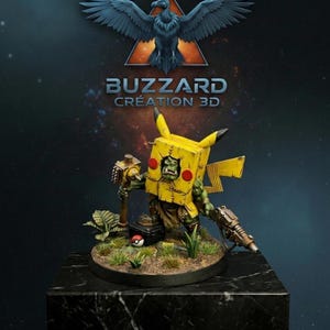Peut inclure: Figurine 3D détaillée d'un orc vert portant un casque et une armure jaunes sur le thème de Pikachu, tenant un marteau et un blaster. La figurine repose sur une base avec de l'herbe et une Poké Ball. Le logo "BUZZARD CRÉATION 3D" est visible.