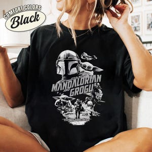 StarWars The Mandalorian Grogu T-Shirt, Retro StarWars Shirt, Disneyland Family Matching Shirt, Galaxy's Edge Trip, Father Days WDW Bild 4