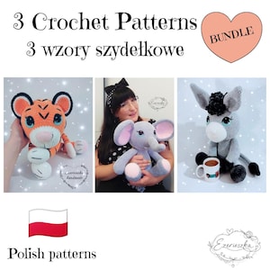 Może przedstawiać: Obraz przedstawia trzy wzory na szydełku: tygrysa, słonia i osła. Tygrys jest pomarańczowy i biały, słoń szary i różowy, a osioł szary i czarny. Tekst brzmi "3 Crochet Patterns" i "BUNDLE".