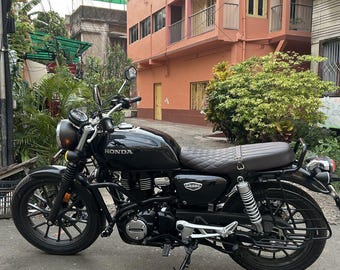 Honda GB350/CB350 H'ness Custom-zadel | Hybride roadsterzadel met laag profiel | Short Rider Comfort Slim toerzadel | SaharaSeats India