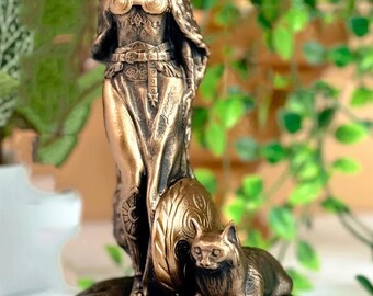Freyja Statue – Norse Goddess Figurine – Handmade Viking Altar Decor – Pagan Sculpture of Love & Fertility
