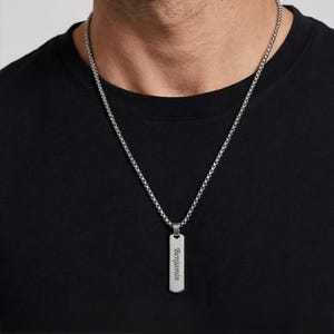 Collier homme personnalisé pendentif rectangle gravé Bijou collier homme naissance Papa Parrain cadeau initial prénom couple Saint-Valentin