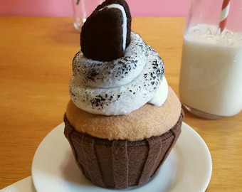 Felt Food Cookies and Cream Cupcake, Pretend Bakery