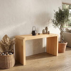 Minimalistischer C-förmiger Sofa-Beistelltisch aus Holz - moderner Couchtisch, platzsparender Beistelltisch, Japandi-Wohnzimmermöbel