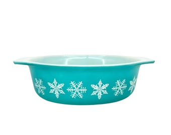 Pyrex Snowflake Turquoise Casserole Dish 043 1.5 Qt Vintage Made In USA