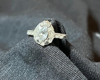 Peervormige halo-ring | Statementring met zilveren kristallen | Vintage geïnspireerde druppelring | Elegant cadeau voor haar