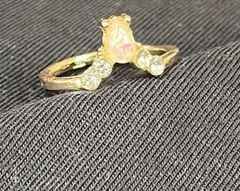 Druppelvormige opaalring | Gouden halo-statementring | Elegante kristallen accentring | Sierlijke minimalistische sieraden | Cadeau voor haar