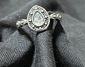 Vintage druppelvormige halo-ring | Statementring met zilveren kristallen | Elegante sieraden in antieke stijl | Cadeau voor haar