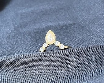 Elegante druppelvormige halo-ring – minimalistische peergeslepen kristallen band