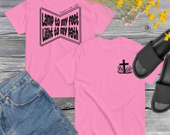 Lampa för mina fötter Ljus för min stig Kristen T-shirt | Skriftvers T-shirt | Gildan Classic Unisex Classic T-shirt
