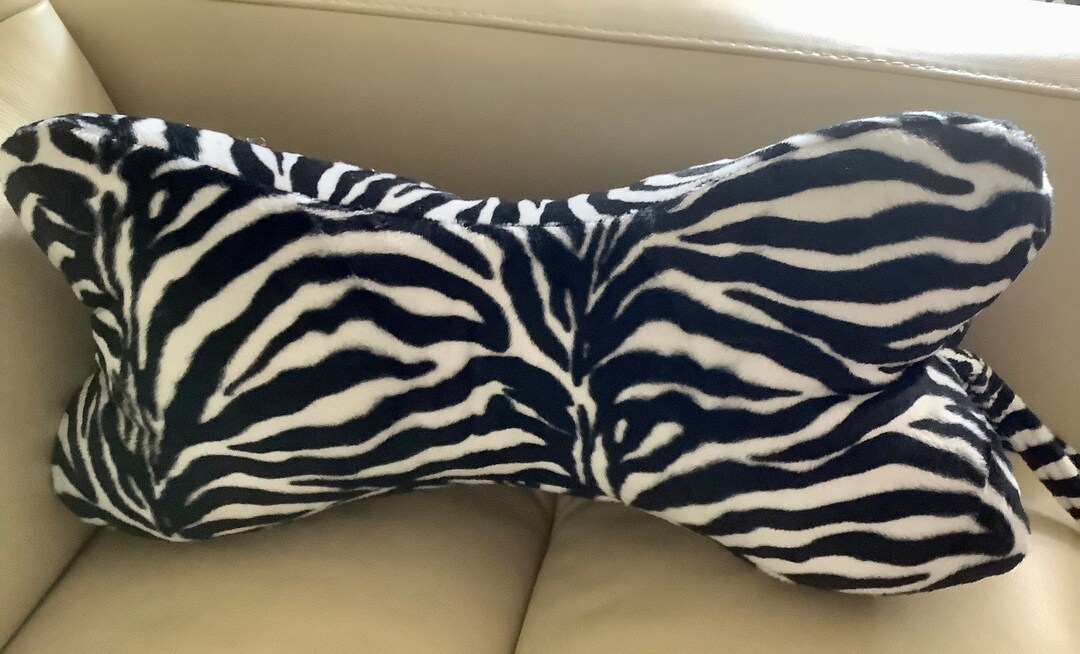 Black & White Animal Print Lowpile Fur Relaxing Dog Bone Shaped Neck