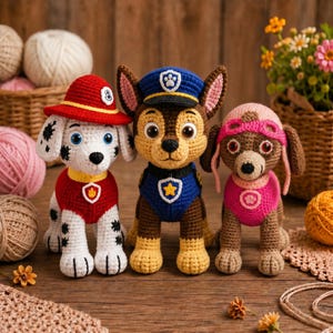3-in-1 bundel: haakpatroon voor politie-, brandweer- en pilotenpuppy, amigurumi pluche hondje (PDF).