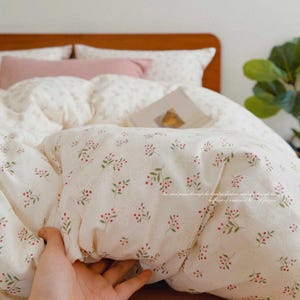 Cottagecore Floral Bedding Set, Vintage Botanical Duvet Cover&Pillowcases,Twin Full Queen Size Comforter Set,Cozy Spring Berry Bedding