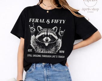 Camiseta Comfort Colors Feral & Fifty, camiseta personalizada para el 50 cumpleaños, camiseta con gráfico del año personalizado.