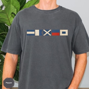 Anpassad namn i nautisk flaggskjorta, personlig maritim signalflagga-t-shirt, kapten sjömanskod komfortfärger-t-shirt, seglarpappa-hoodie
