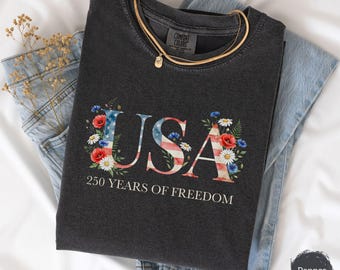 250th Anniversary America Floral Shirt, Retro 250 Years Of Freedom Patriotic Botanical American Flag T-Shirt, 1776–2026 Sweatshirt Hoodie