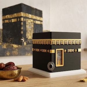 Réplica da Caaba com detalhes dourados - Impressão 3D de Meca, decoração islâmica para casa.